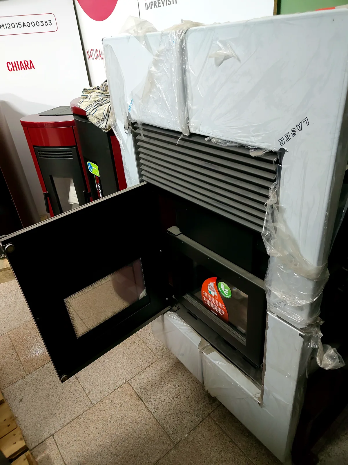 Ravelli HRB160, termocamino a pellet saturno inox, foto 3 di 3. In magazzino a Mileto.