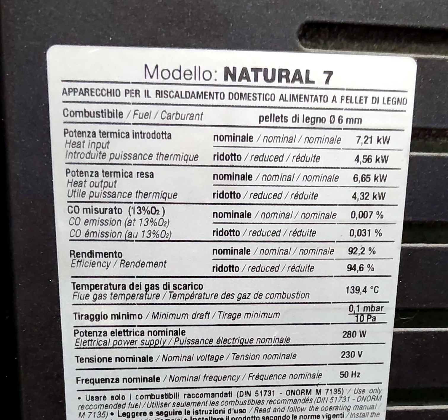 Ravelli Natural 7, stufa a pellet nera, foto 3 di 4. In magazzino a Mileto.