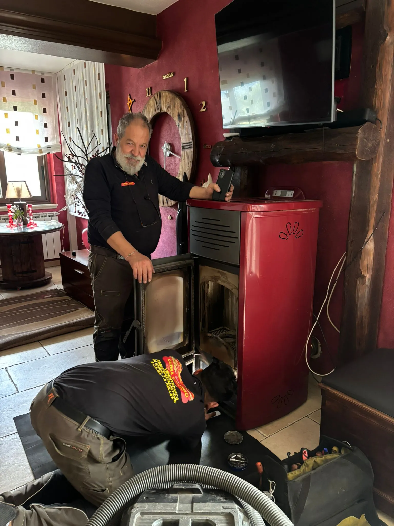 Stufa a pellet installata a casa di un cliente.