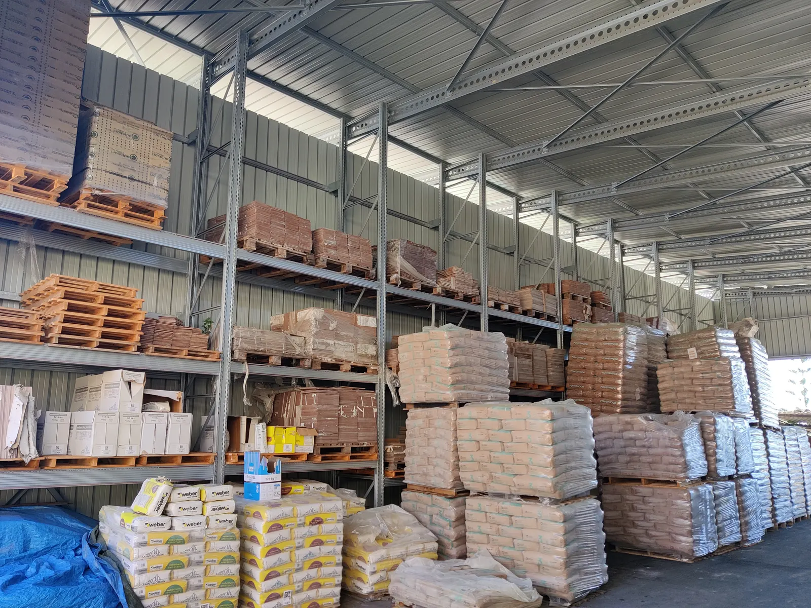 Il magazzino materiali da costruzione.